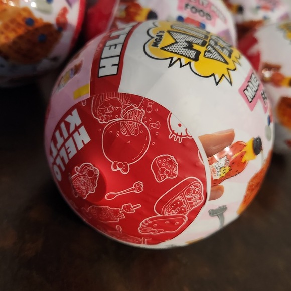 LOT of 13 NEW & SEALED Miniverse Hello Kitty Balls Make It Mini Food Series 1 - Picture 4 of 5